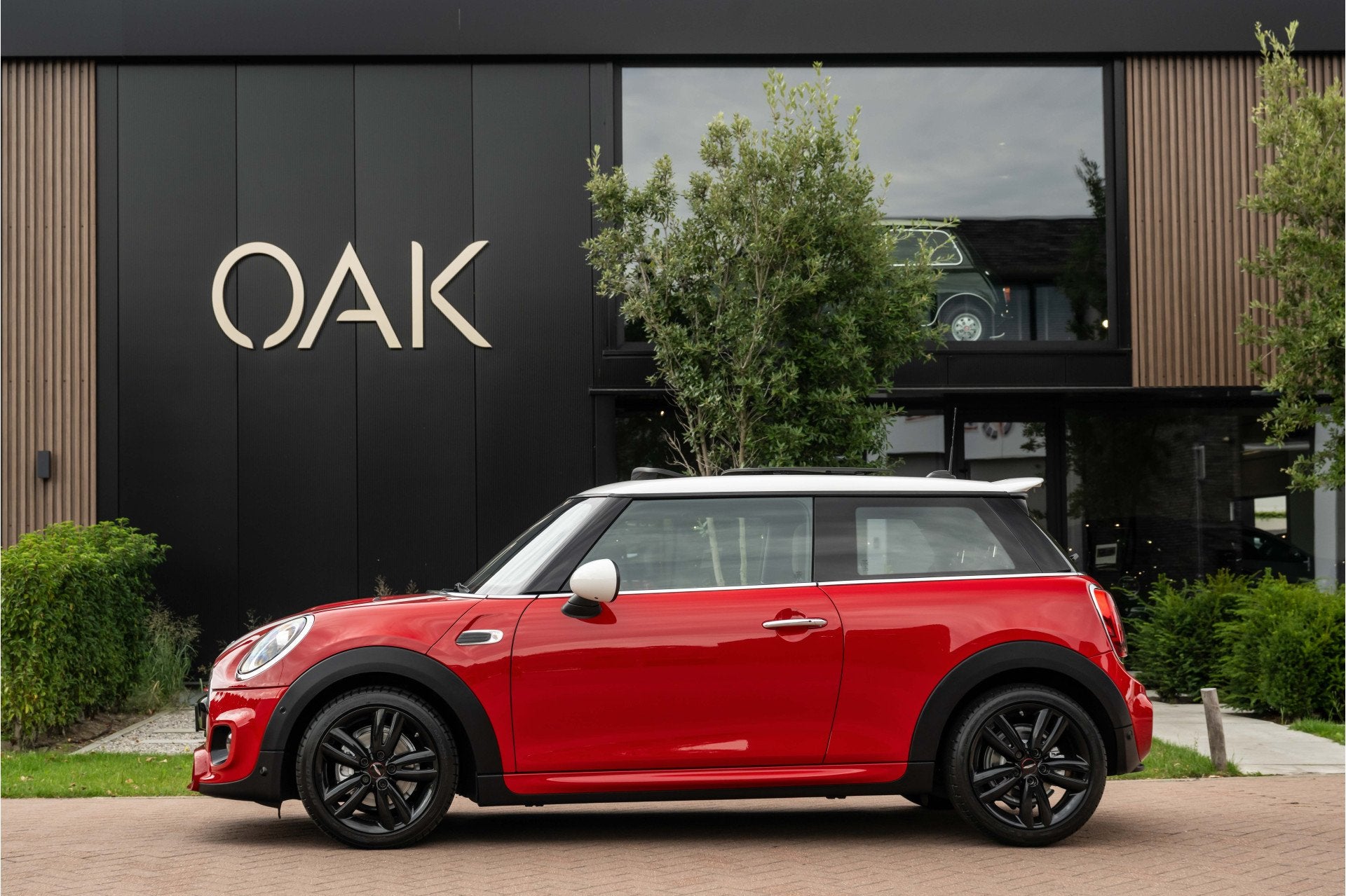 MINI 3-deurs 1.5 Cooper | JCW-Trim | Navigatie | Panorama |, Auto's, 136 pk, Gebruikt, 4 stoelen, Alcantara