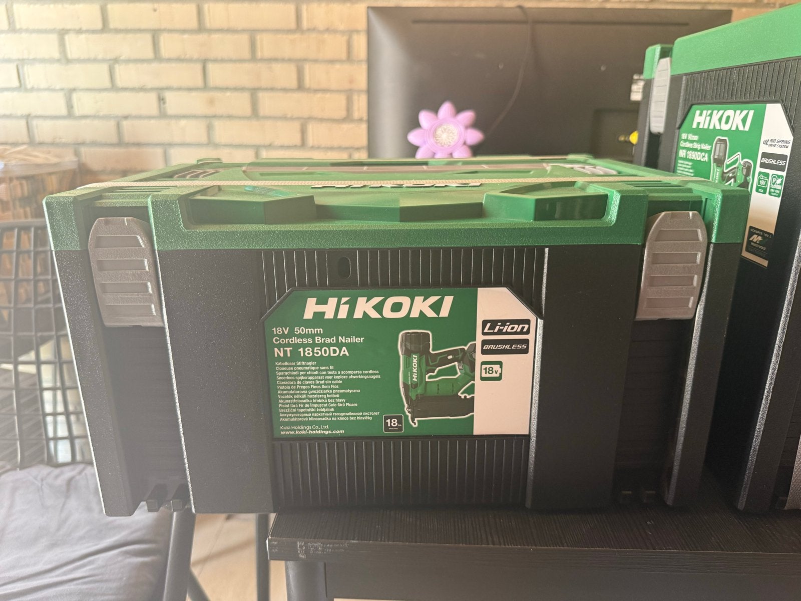 Nieuwe HiKOKI 18V 50mm Accu Brad Nailer NT 1850DA, Ophalen of Verzenden, Nieuw, Tacker/nietmachine, Overige merken