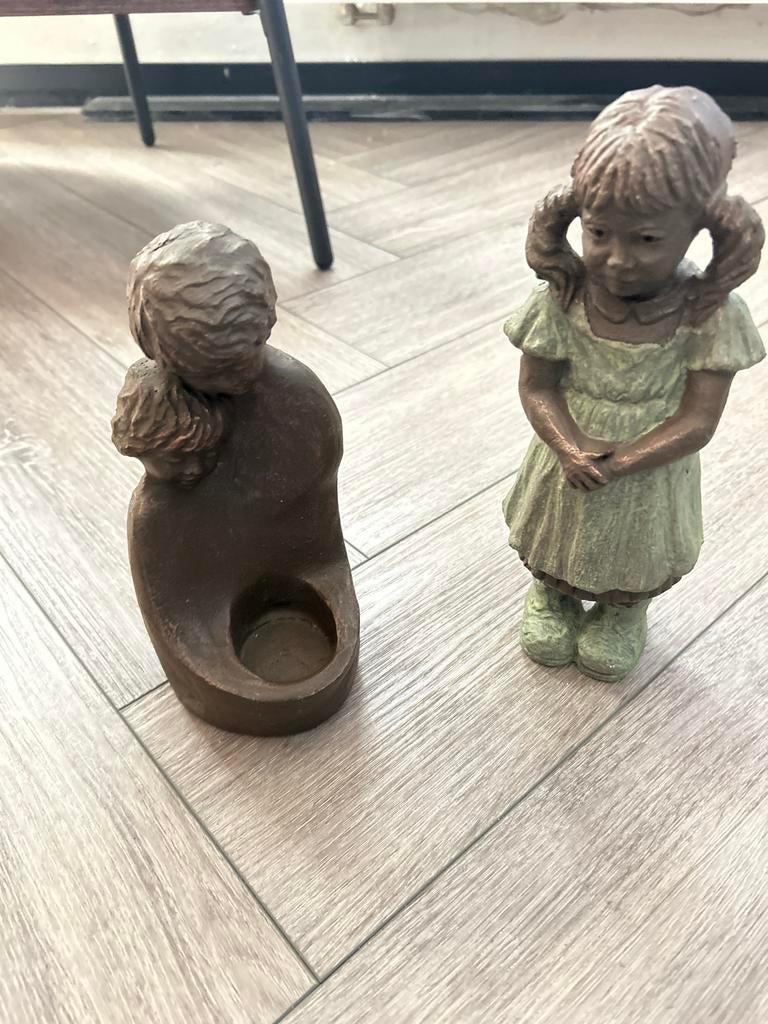 Beeldjes van kinderen - Oscar Kuenen, Ophalen of Verzenden, Gebruikt, Overige materialen, Mensenbeeld