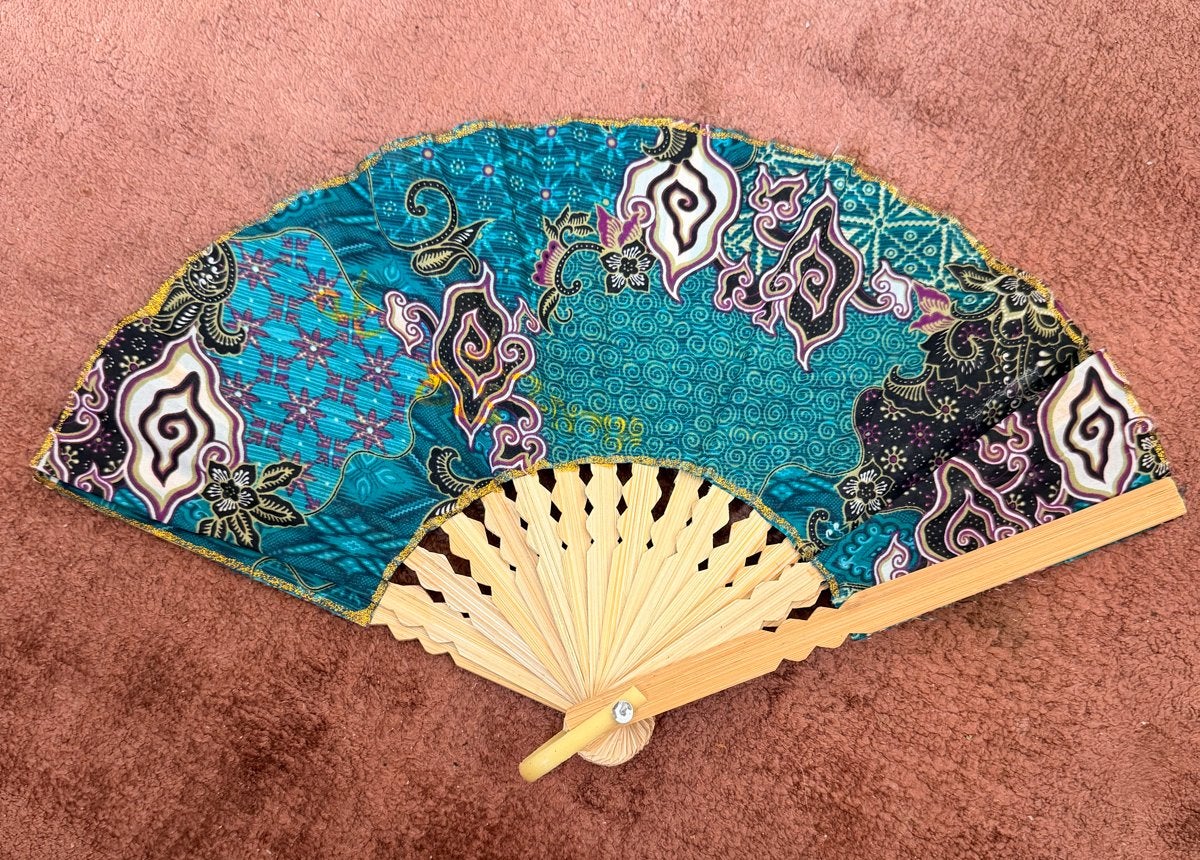 Mooie Vintage Waaier met Batik Patroon, Verzenden