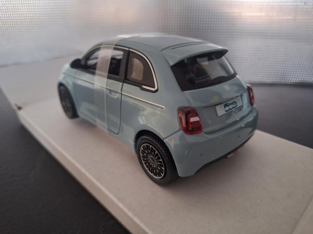 Fiat 500E Schaal 1:24, Auto, Burago, Burago, Nieuw