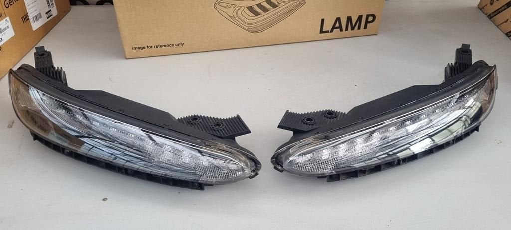 Koplamp Hyundai Kona NIEUW 92207J9600 92208j9600, Gebruikt, -, -, Ophalen of Verzenden