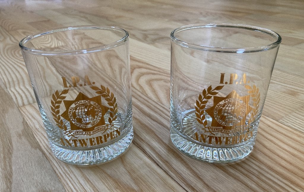 Whiskeyglas met goudkleurige opdruk I.P.A. Antwerpen 2 stuks, Ophalen of Verzenden, Nieuw, Bierglas