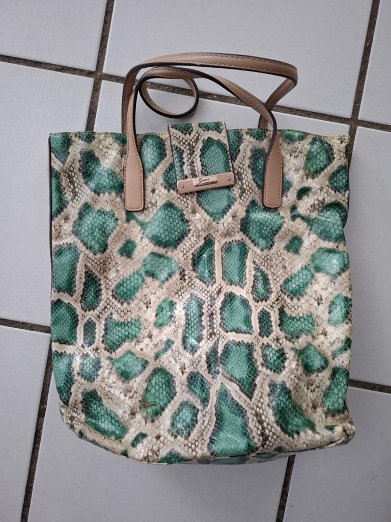 Guess shopper met slangenprint, Sieraden, Tassen en Uiterlijk, Tassen | Damestassen, Ophalen of Verzenden