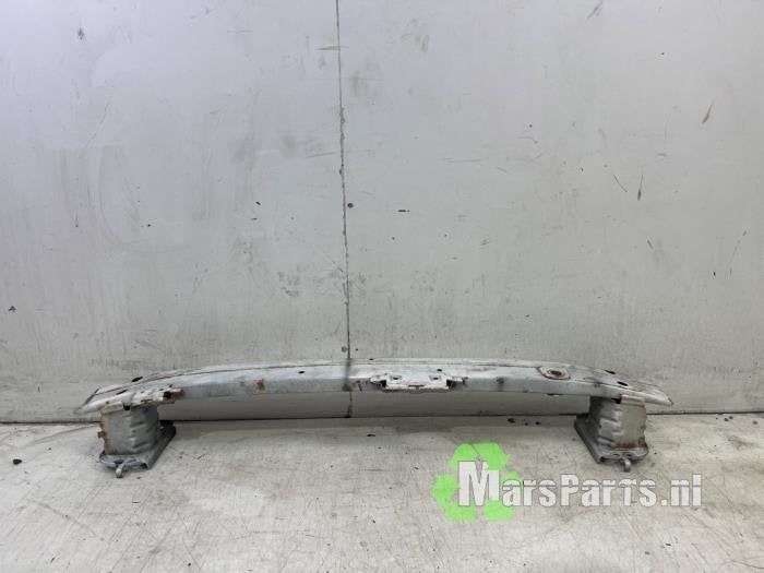 Bumperframe voor van een Peugeot 108