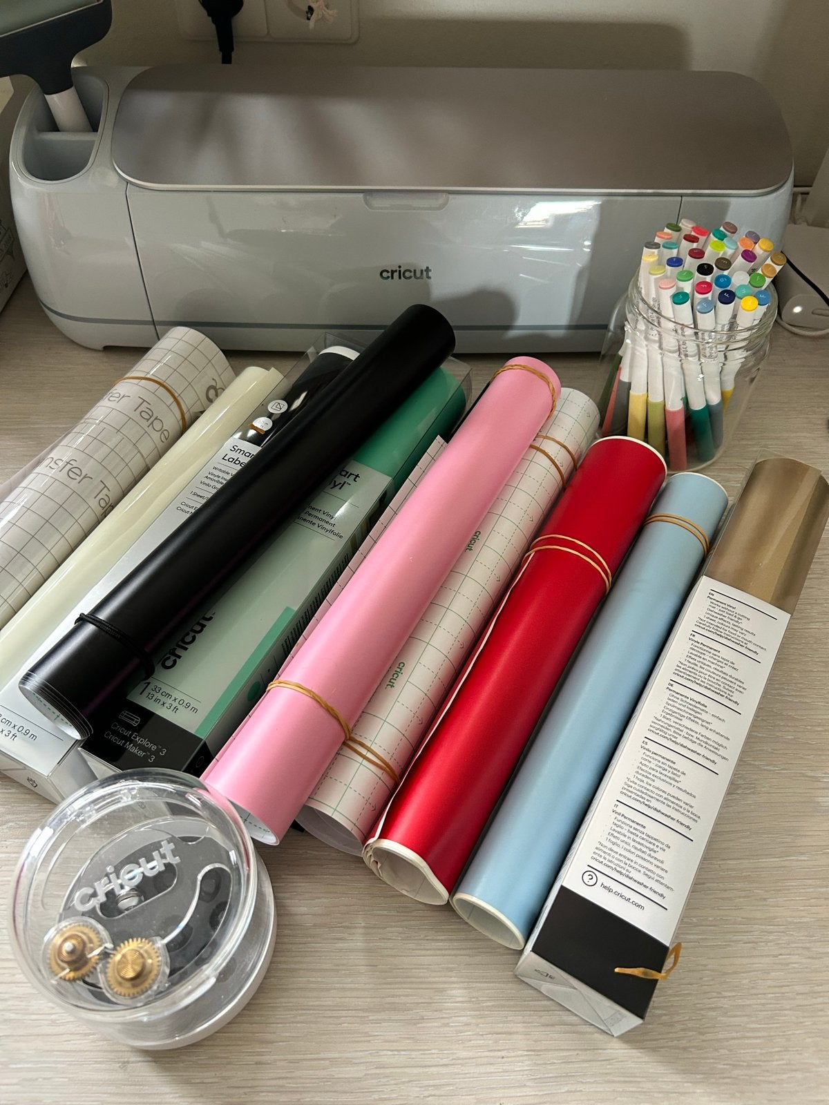Cricut Maker 3 met veel accessoires en materialen, Ophalen, Overige thema's, Zo goed als nieuw, Kunststof