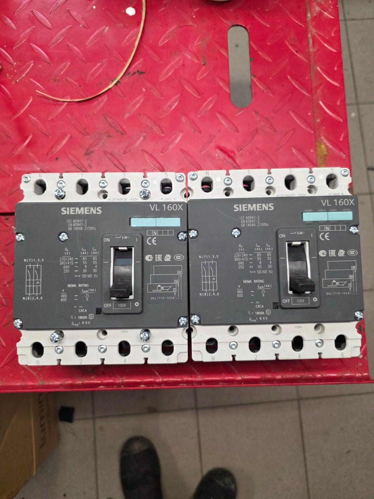 Siemens VL 160X Installatieautomaten - 2 stuks, Doe-het-zelf en Verbouw, Ophalen of Verzenden, Gebruikt, Siemens, Installatieautomaat