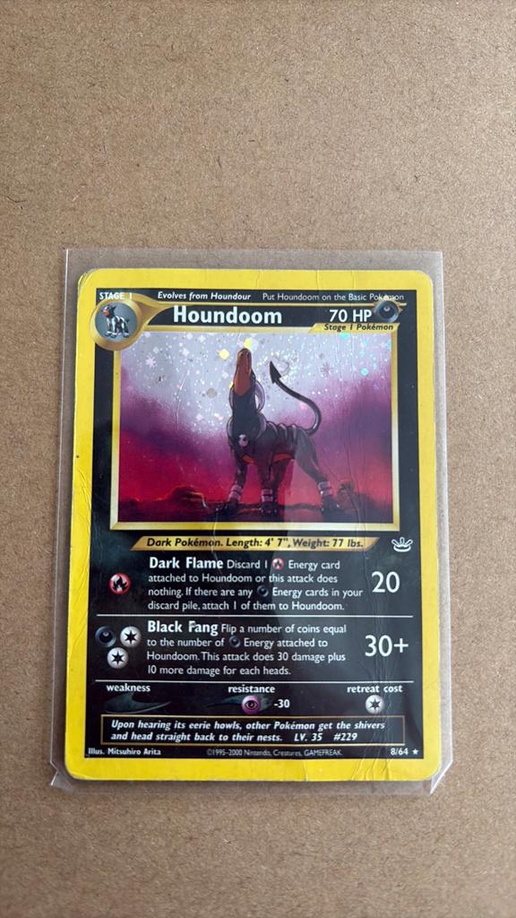 Houndoom 8/64 neo revelation, Ophalen of Verzenden, Zo goed als nieuw