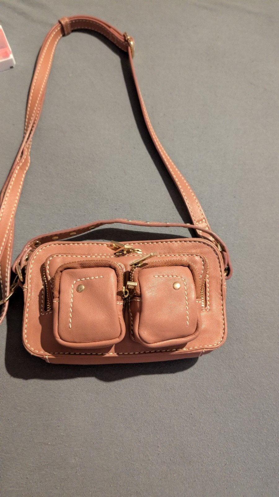 Nunoo schoudertasje roze leer, Sieraden, Tassen en Uiterlijk, Tassen | Damestassen, Ophalen of Verzenden, Zo goed als nieuw, Roze