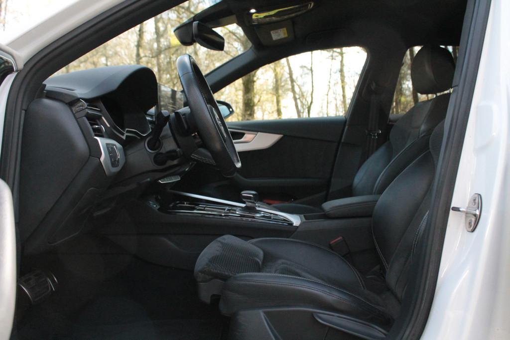 Audi A4 Avant 40 TFSI quattro S edition | Trekhaak | Carplay, Auto's, Audi, Automaat, 12 maanden, Gebruikt, 4 cilinders