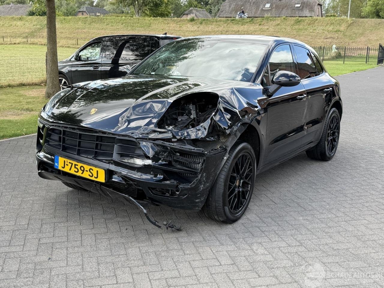 Foto 2 van Porsche Macan 3.0 GTS AWD / Panorama / Leer (bj 2017)