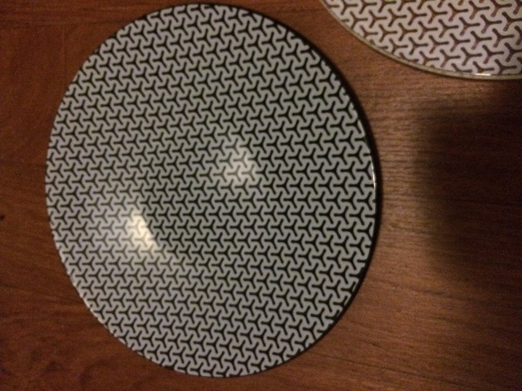 Schaal glas met zwart modern design doorsnee 31 cm., Schaal, Rond, Nieuw, Ophalen of Verzenden