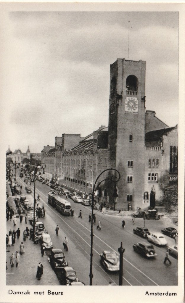 AMSTERDAM Damrak met Beurs Tram en Auto's, Verzenden, 1940 tot 1960, Ongelopen, Noord-Holland
