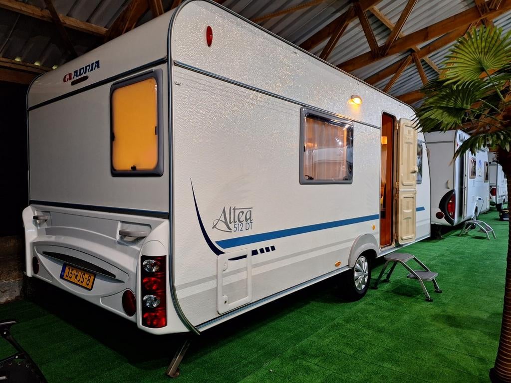 Adria Altea 512 DT Caravan - Stapelbed - Lichtgewicht, Caravans en Kamperen, Caravans, Standaardzit, Lengtebed, Particulier, Adria