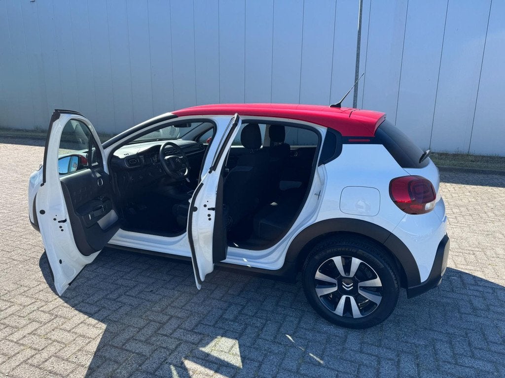 Citroen C3 1.2 PureTech Feel Edition , Two Colors, Voorwielaandrijving, 83 pk, 450 kg, Euro 6