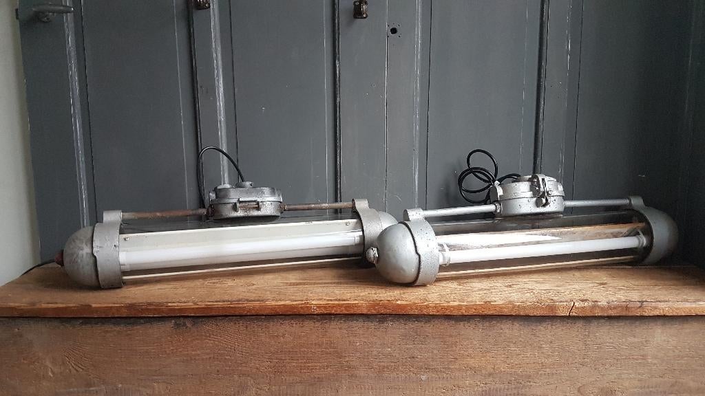 STOER!!! Industriële TL lamp LED bully! Hellux., Huis en Inrichting, Lampen | Hanglampen, Ophalen, Glas, Minder dan 50 cm