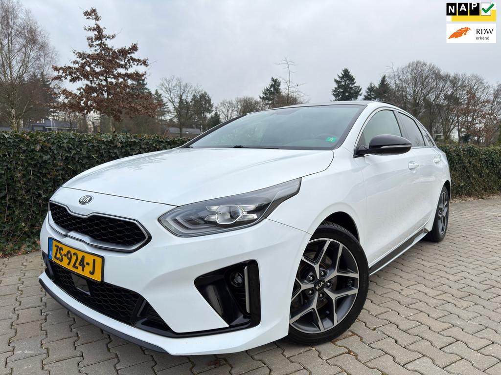 Kia ProCeed 1.4 T-GDI GT-Line 140PK , 6-Bak , Panodak , Clim, Auto's, Kia, Voorwielaandrijving, 4 cilinders, Lichtsensor, Wit