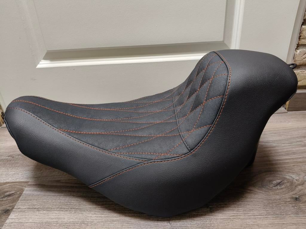 Zadel Harley Davidson Low Rider S(T) en de Sport Glide, Info@rwcustomseating.nl, Nijverdal, Nieuw, Ophalen of Verzenden
