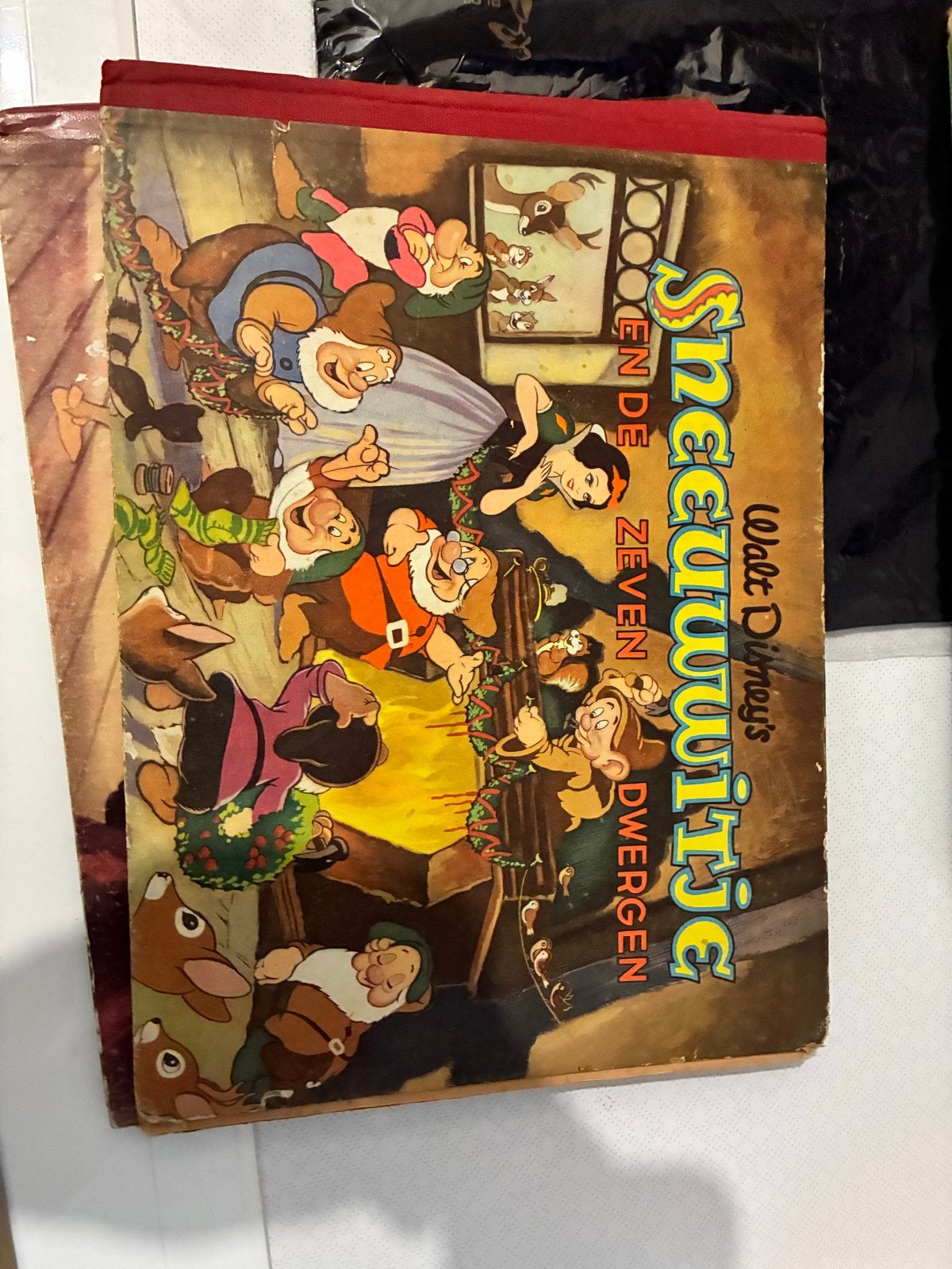 Walt Disney's Sneeuwwitje en de Zeven Dwergen Plaatjesalbum, Boeken, Ophalen of Verzenden, Gelezen, Plaatjesalbum
