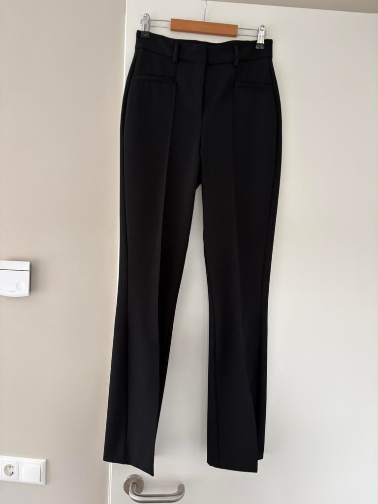 Lange broek . Kleur is zwart ., Zwart, Ophalen of Verzenden, Zo goed als nieuw, Maat 34 (XS) of kleiner