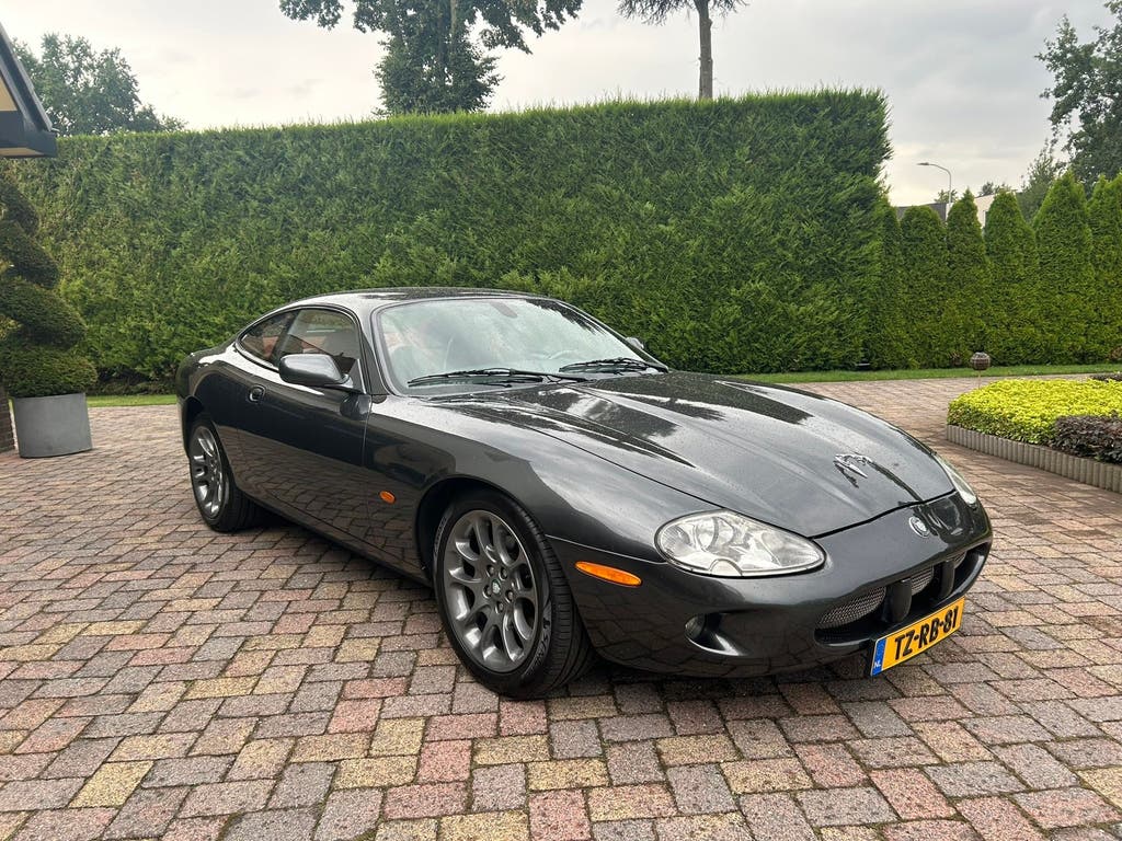 Jaguar XK8 4.0 V8 Coupé, foto 2