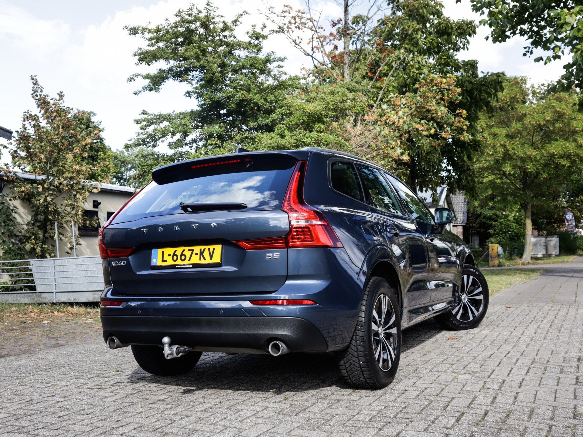 Volvo XC60 2.0 B5 Momentum Exclusive 1e-Eig. & Keurig-Onderh, Auto's, 12 maanden, 15 km/l, Gebruikt, Euro 6