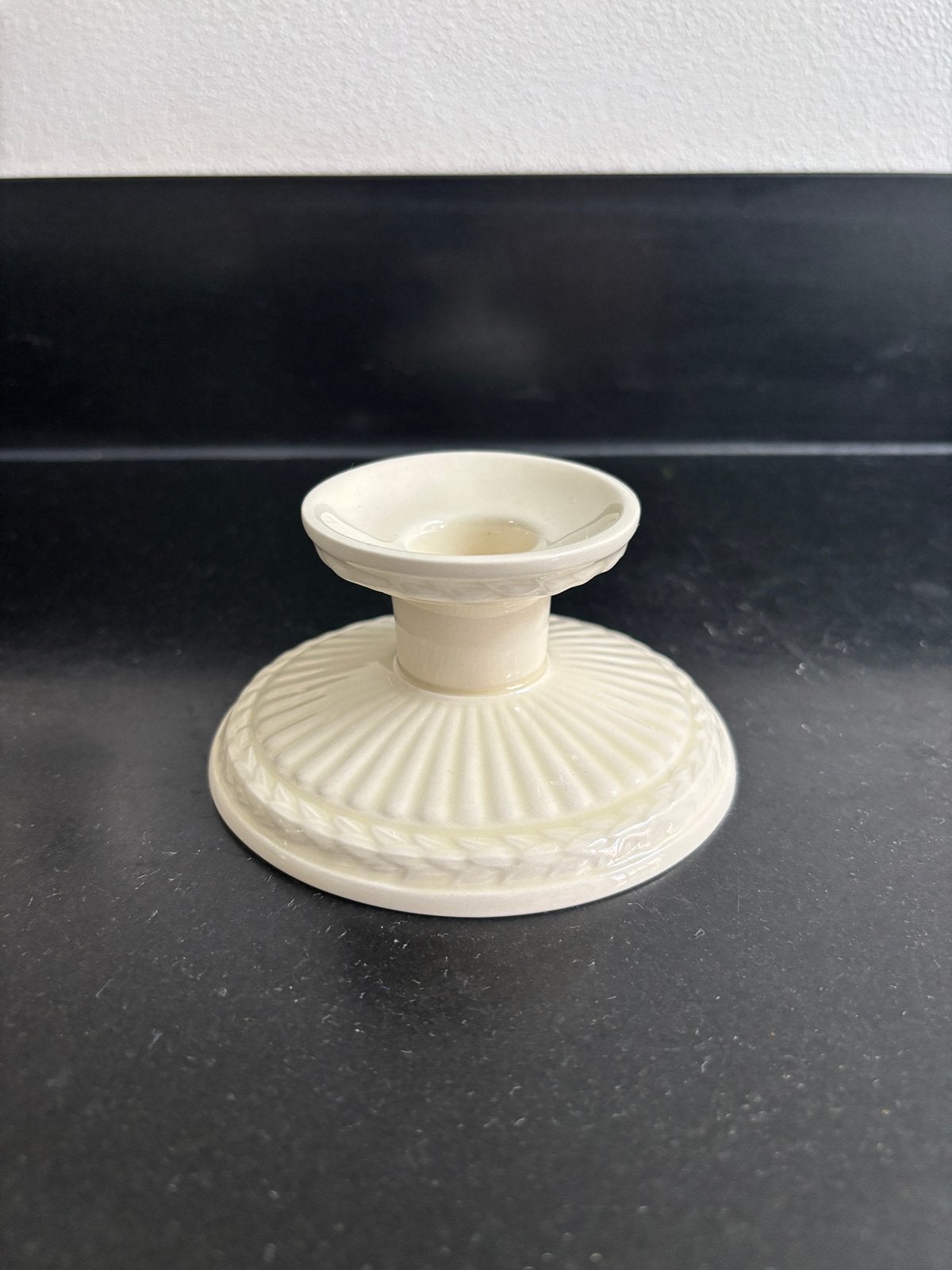 Lage kaarsenhouder Wedgewood uit de Edme serie, puntgaaf, Overige typen, Vintage, Ophalen of Verzenden, Zo goed als nieuw