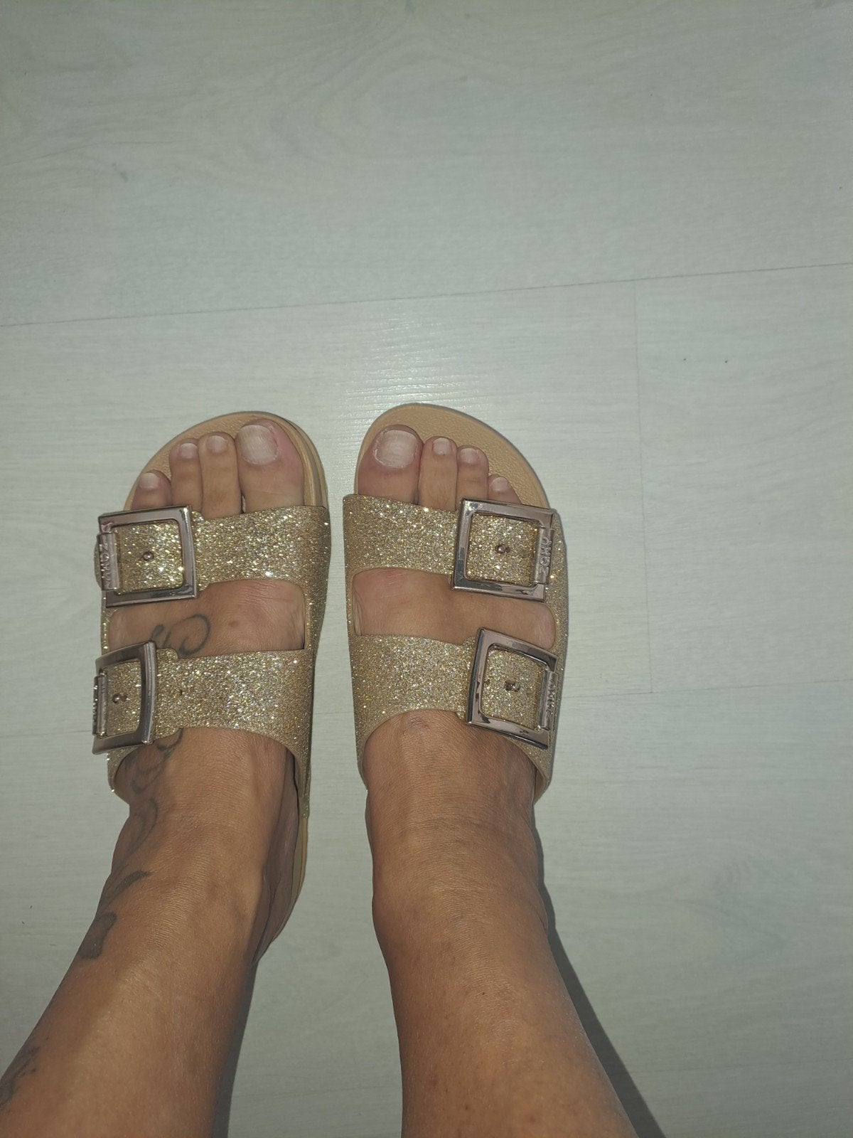 Zaxy gouden glitter slippers - Zo goed als nieuw, Slippers, Zaxy, Geel, Ophalen of Verzenden