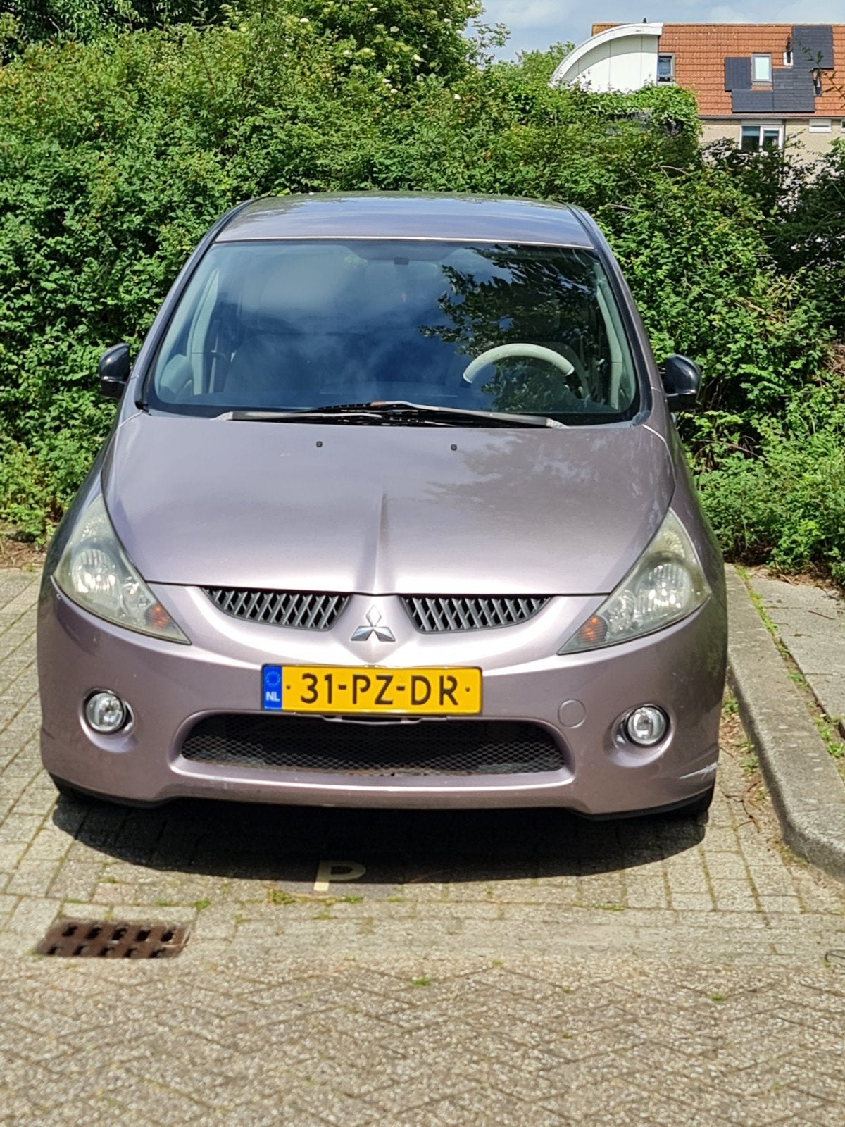 Mitsubishi Grandis 2.4 Mivec 6 AUT 2005 Rood, Auto's, 570 kg, 6 stoelen, 93 €/maand, 2378 cc