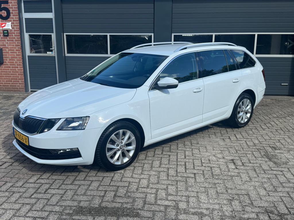 Skoda Octavia 1.0 TSI Ambition Business 115pk Dsg-7 GARANTIE, Auto's, Skoda, Stof, Wit, Origineel Nederlands, 115 pk