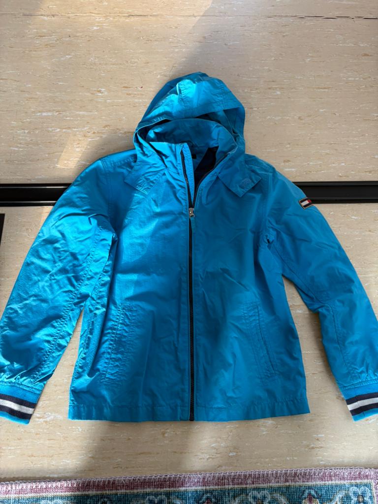 Zomerjas jongen maat 164 blauw met muts, Kinderen en Baby's, Kinderkleding | Maat 164, Ophalen, Zo goed als nieuw, Jongen, Jas