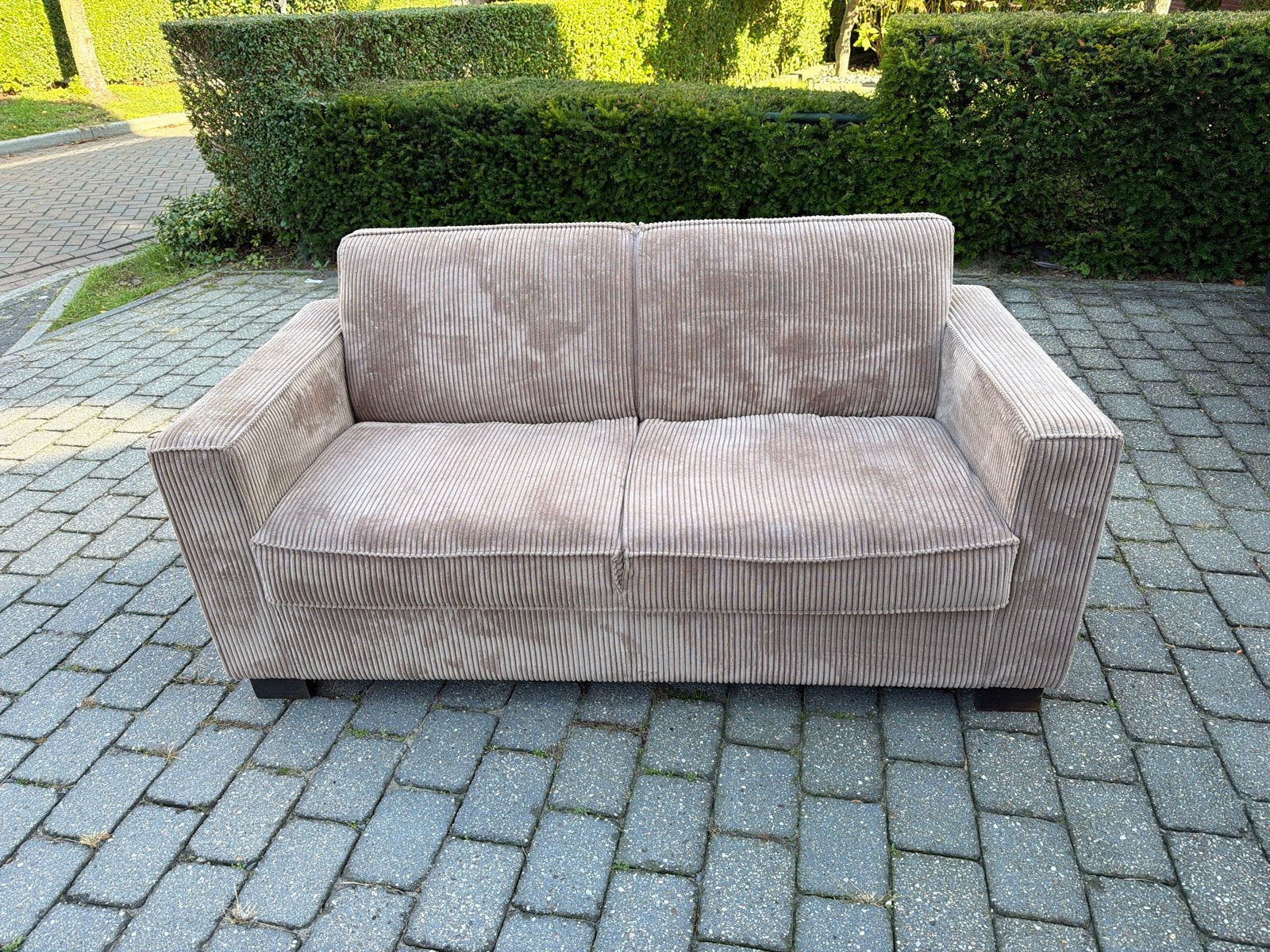 Als nieuw beige 2-zits bankje velours ribstof - 170x81 cm, Huis en Inrichting, Ophalen, 150 tot 200 cm, Tweepersoons, 75 tot 100 cm