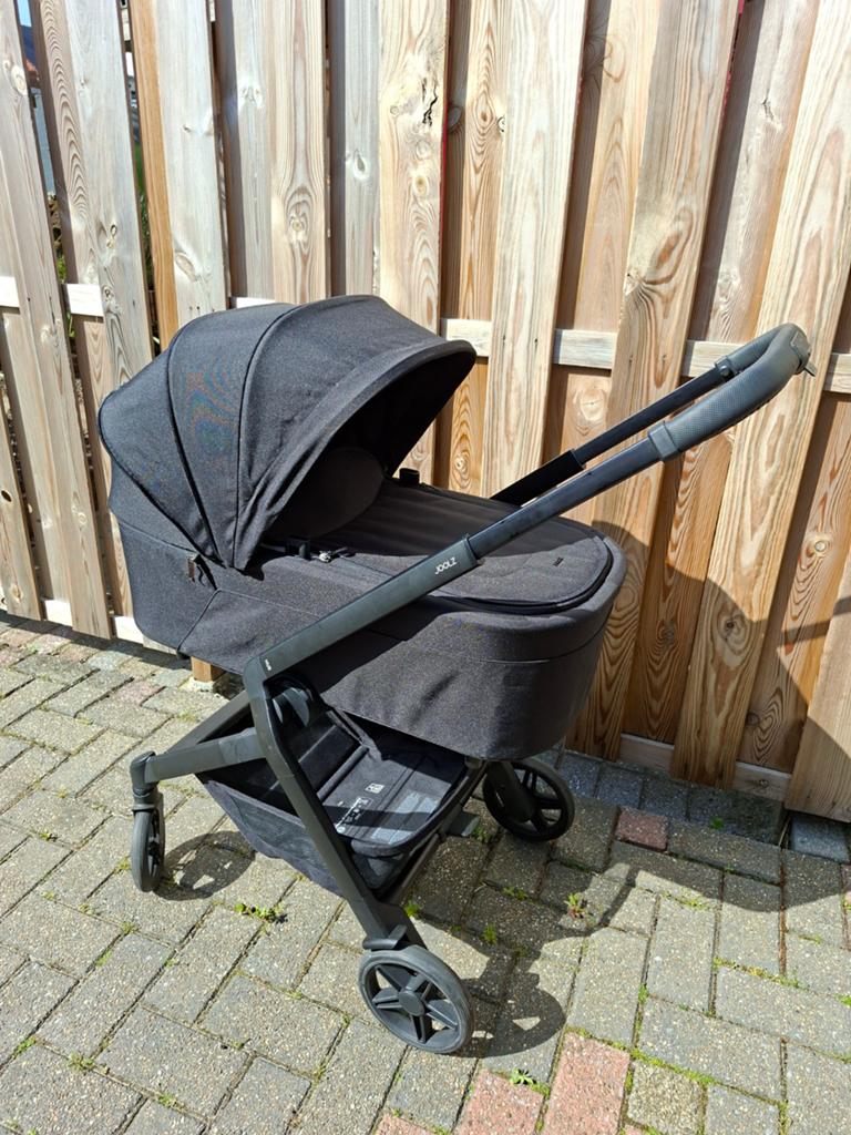 Joolz Hub 2 zwart - Compleet met Reiswieg en Zitje, Zo goed als nieuw, Combiwagen, Verstelbare duwstang, Ophalen