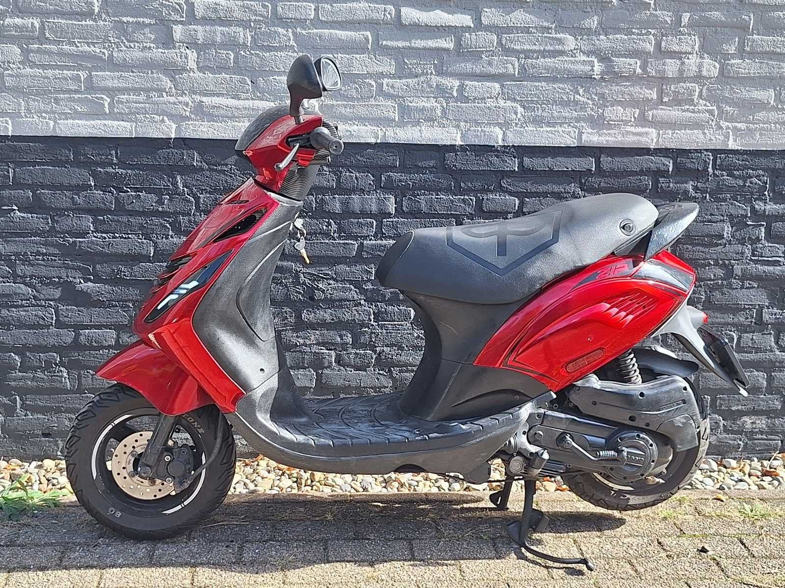 Piaggio Zip Sp look 45km 4T bromscooter, Gebruikt, Zip