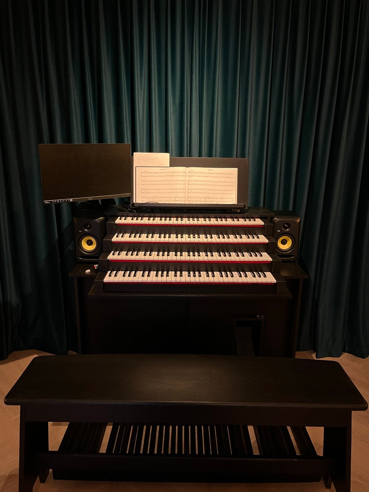 Vier klaviers midi console orgel met pedaal, Ophalen, Zo goed als nieuw, 2 klavieren, Orgel