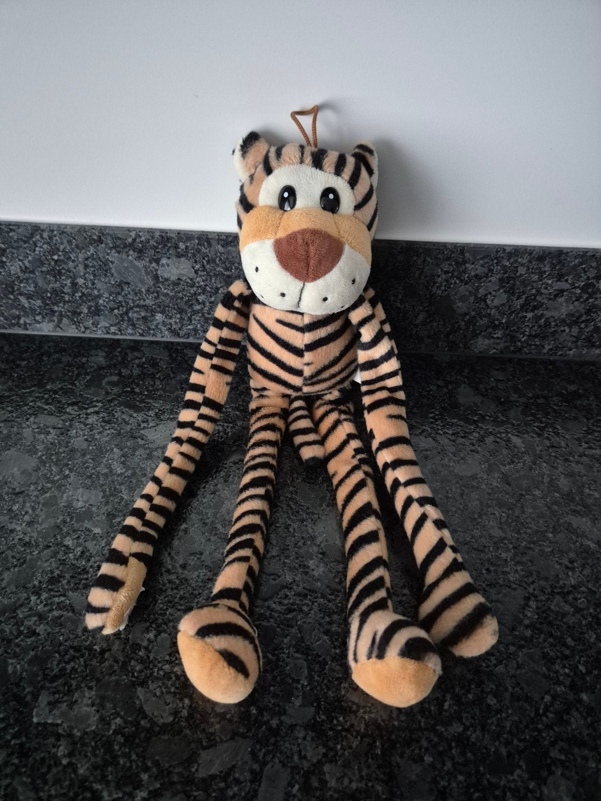 KOPPEN - Knuffel Tijger met slungerarmen en -benen, Ophalen of Verzenden, Overige typen