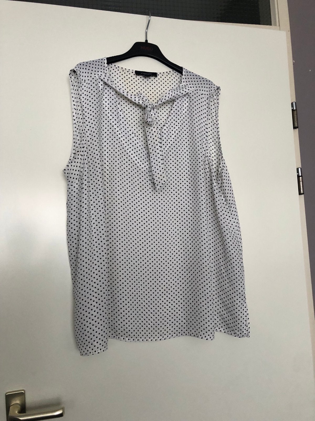 Atmosphere mouwloze blouse met stippen, Kleding | Dames, Blouses en Tunieken, Ophalen of Verzenden, Zo goed als nieuw, Maat 46/48 (XL) of groter