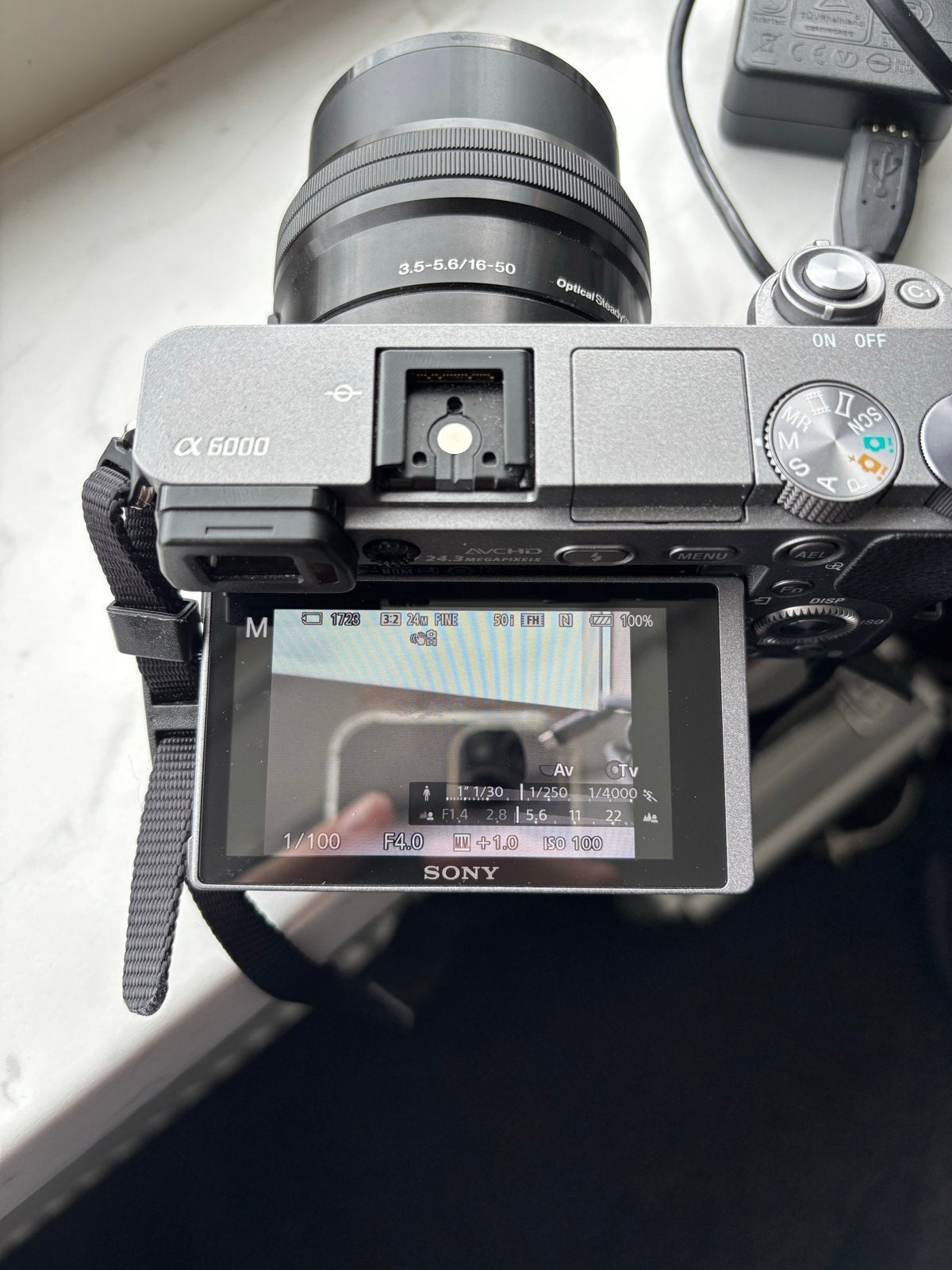 Foto 5 van Sony Alpha A6000 Systeemcamera met 16-50mm lens 2700 clicks