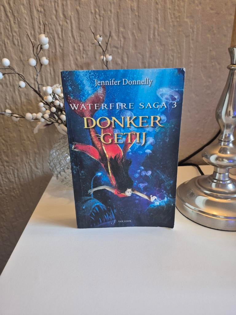 Donker Getij - Waterfire Saga 3, Boeken, Ophalen of Verzenden, Zo goed als nieuw, Jennifer Donnelly