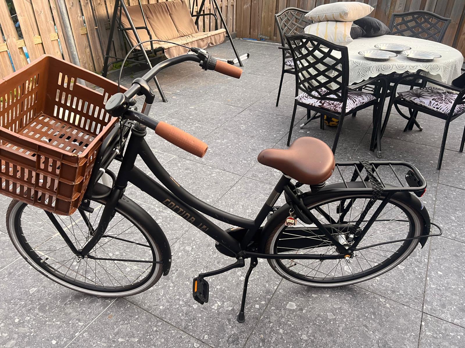 Mooie Cortina U4 transportfiets zwart/bruin 26 inch, Ophalen, Terugtraprem, Versnellingen, Zo goed als nieuw