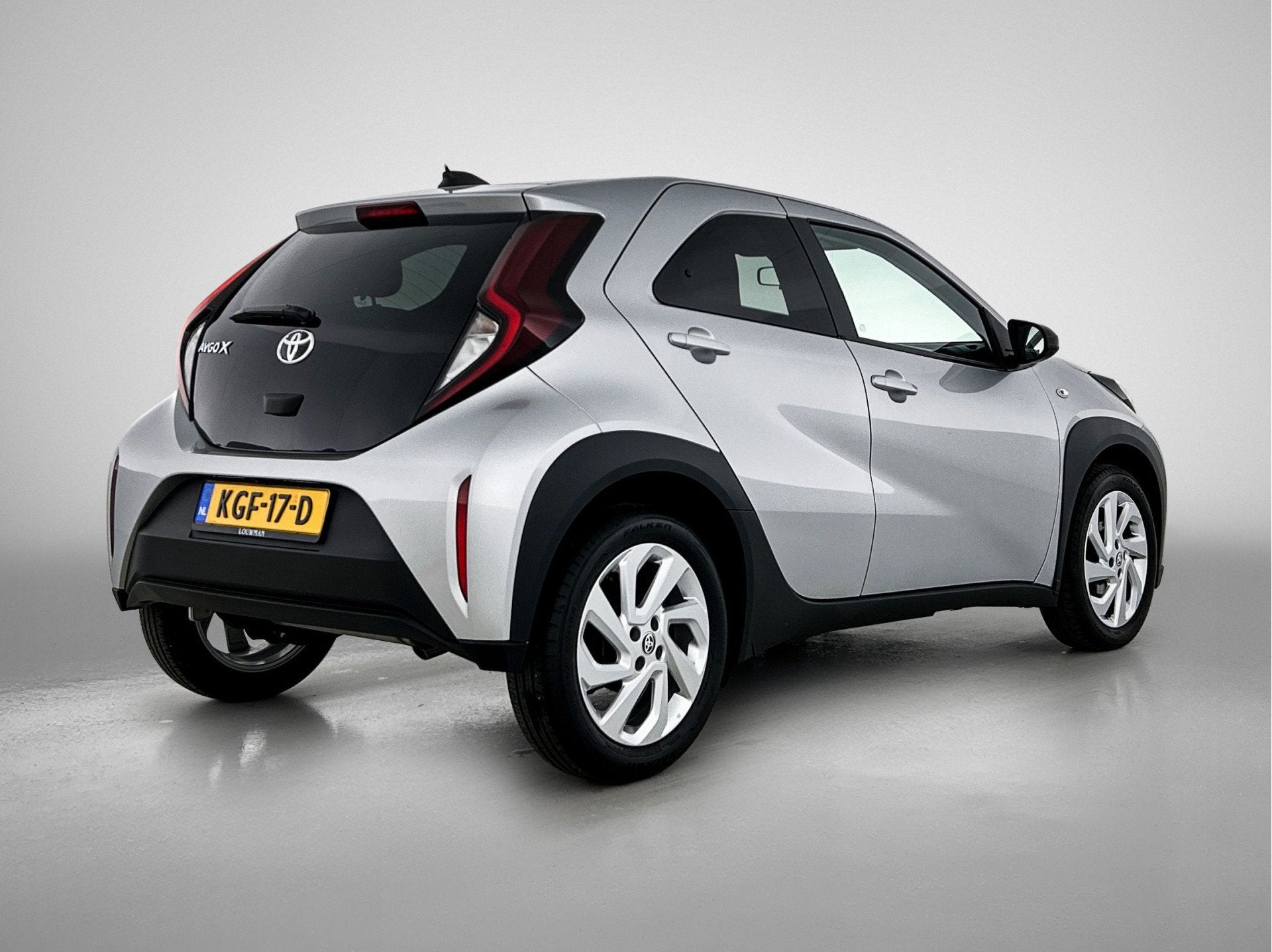 Toyota Aygo X 1.0 VVT-i MT first | Stoelverwarming | Apple C, Auto's, Stof, Gebruikt, Euro 6, 920 kg