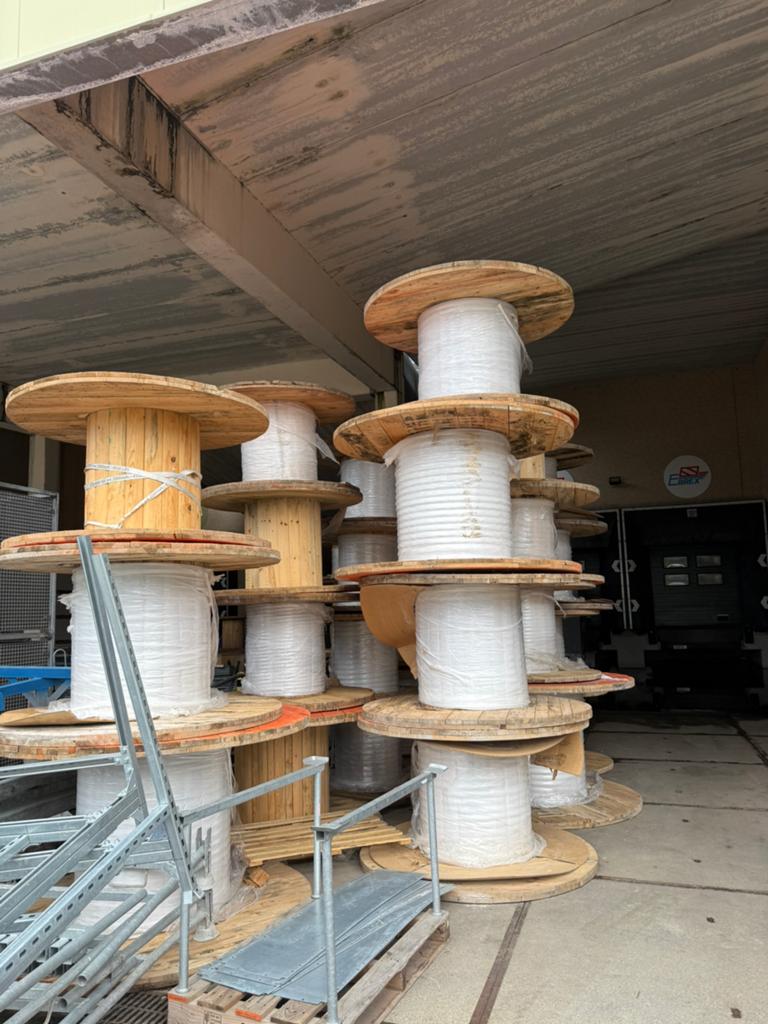 Lege houten haspels, Doe-het-zelf en Verbouw, Hout en Planken, Ophalen of Verzenden, Zo goed als nieuw, 50 mm of meer, Minder dan 200 cm