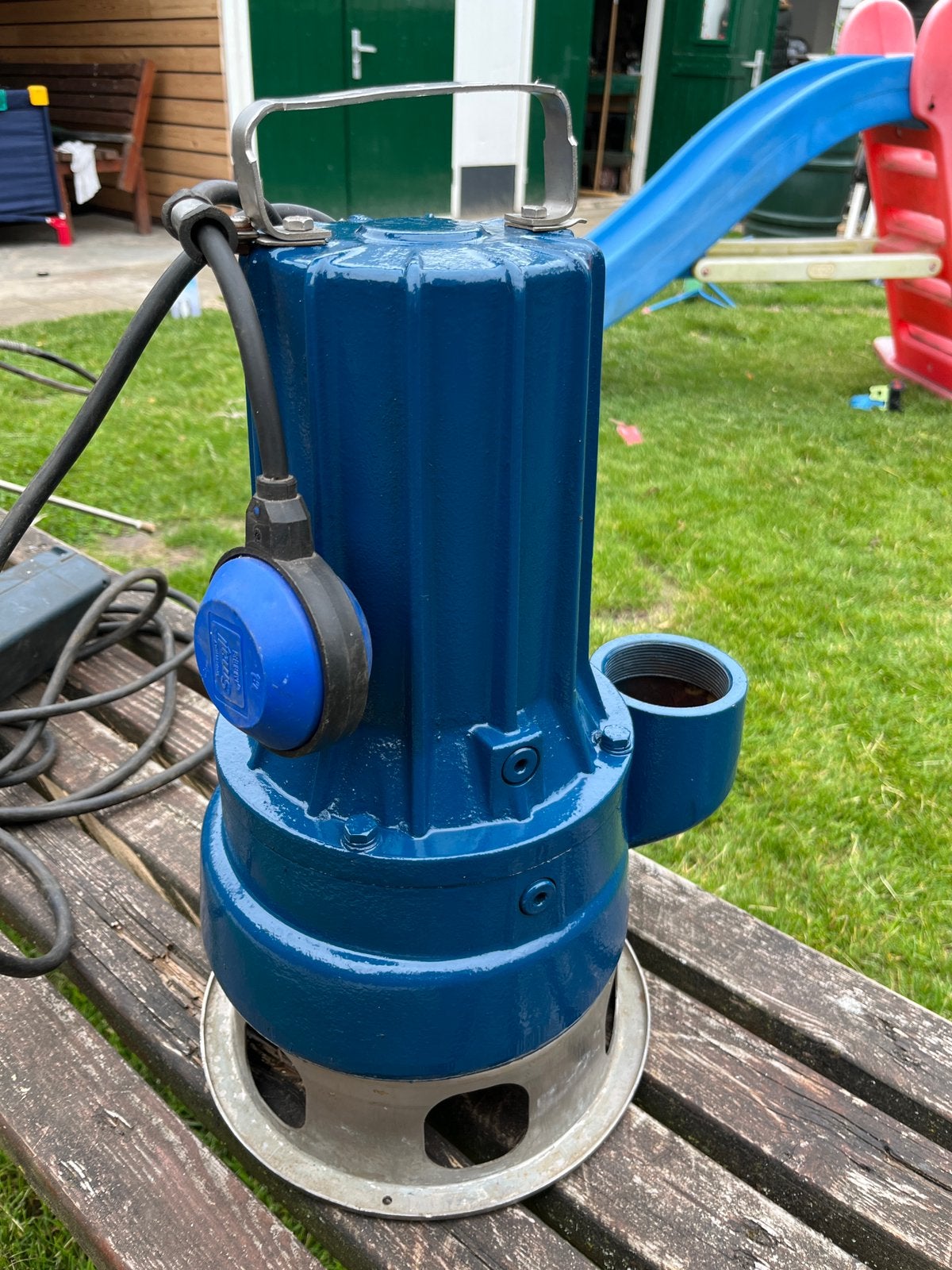 Dompelpomp titan 15/50 voor zeer vuil of schoon water, Tuin en Terras, Waterpompen, Ophalen, Zo goed als nieuw, Dompelpomp