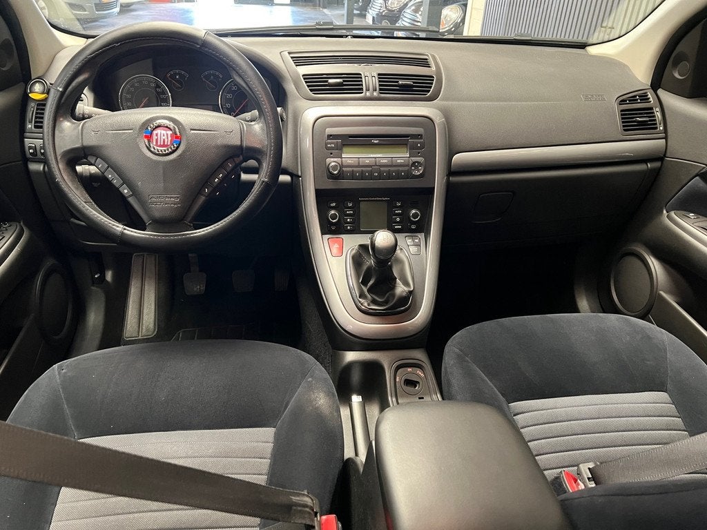 Fiat Croma 1.8 16V Corporate Nette Auto - Cruise - Parksenso, Auto's, Fiat, Voorwielaandrijving, Stof, Gebruikt, Zwart