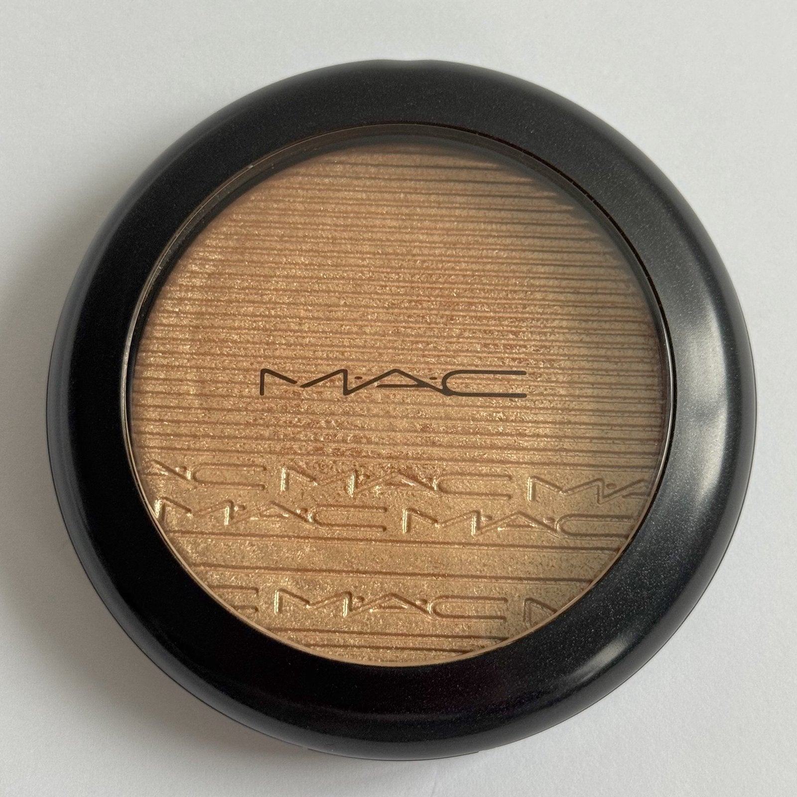 Mac Extra Dimension Skinfinish Highlighter Whisper of Gilt, Verzenden, Zo goed als nieuw, Gehele gezicht