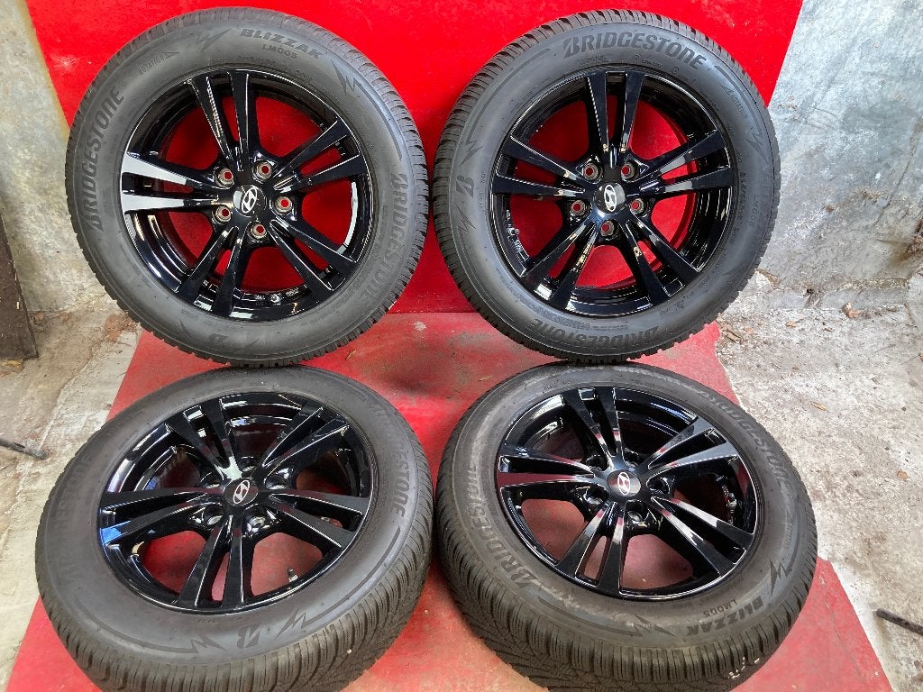 Winterbanden Hyundai Kona 205/60R16 Bridgestone, Gebruikt, 16 inch, ., Banden en Velgen