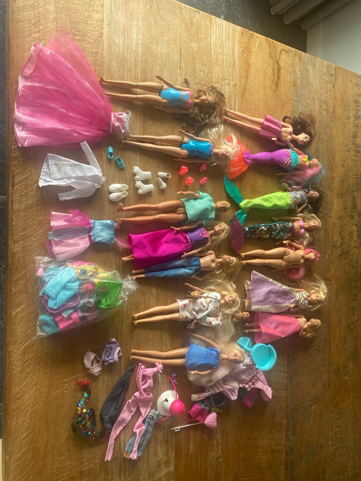 Grote collectie Barbie poppen en accessoires, Ophalen of Verzenden, Gebruikt, Barbie