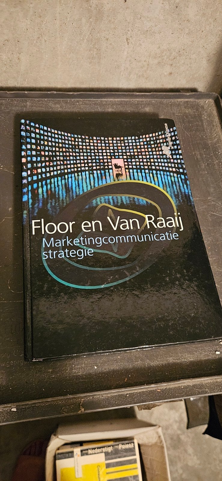Floor en Van Raaij: Marketingcommunicatiestrategie, Gelezen, Gamma, Floor en Van Raaij, HBO