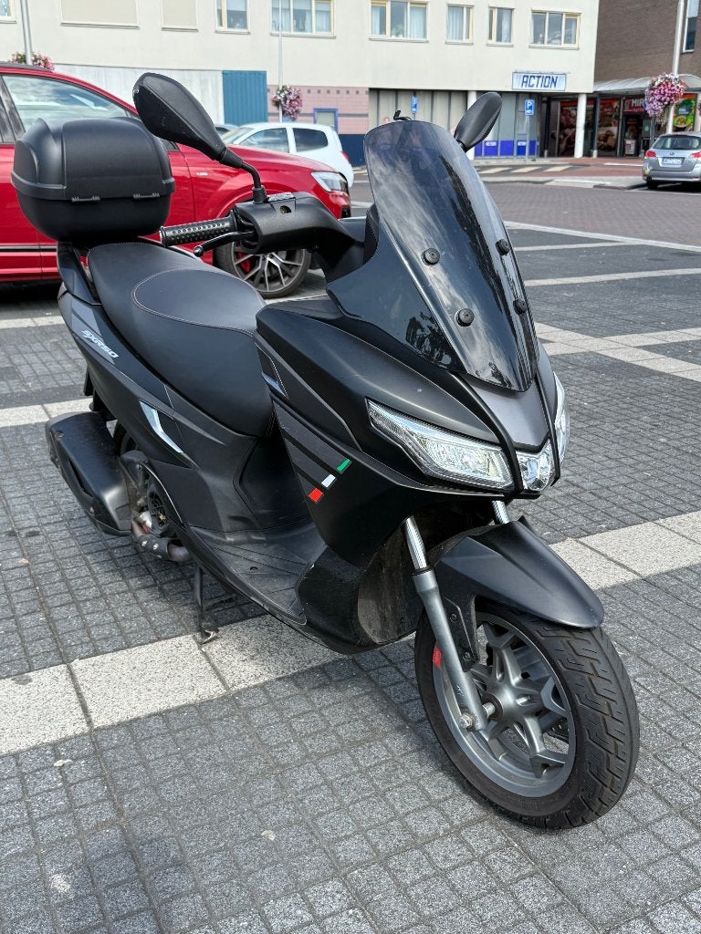 Aprilia SXR 50 te Koop lage km!, Overige modellen, Maximaal 45 km/u, Ophalen of Verzenden, Zo goed als nieuw