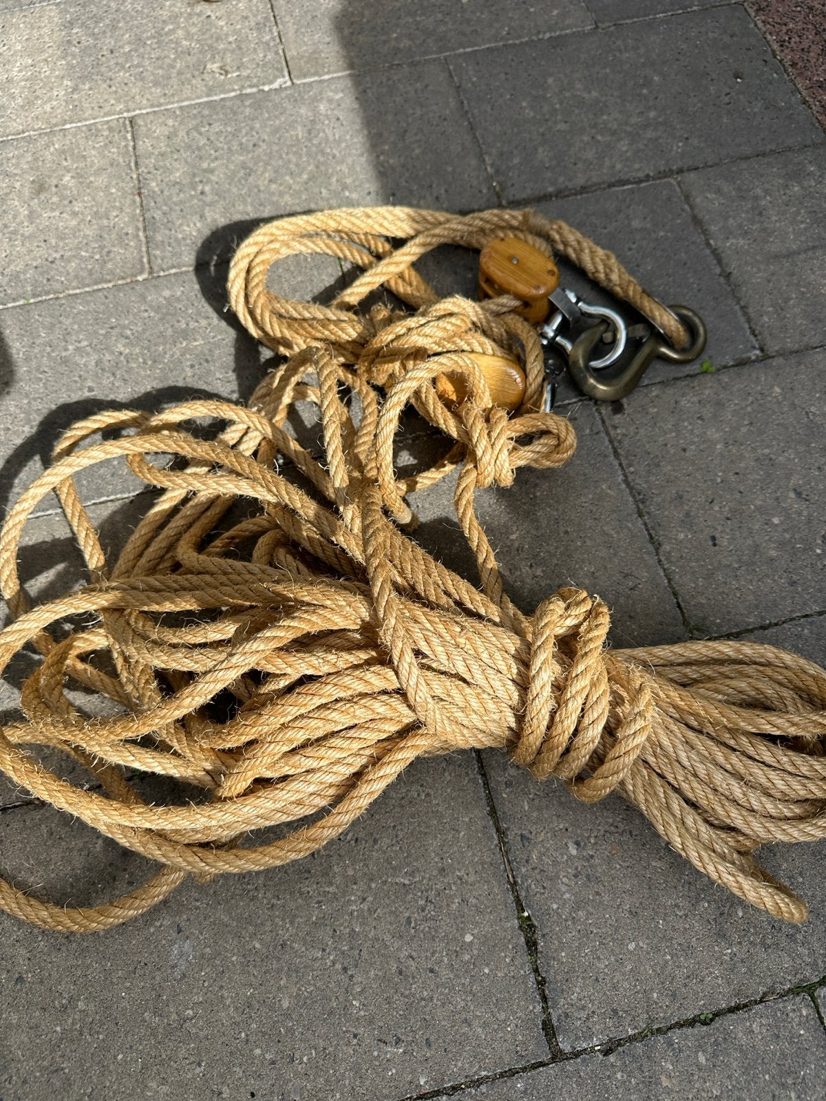 Robuust touw met katrollen - Ideaal voor hijswerk, Ophalen of Verzenden, Gebruikt